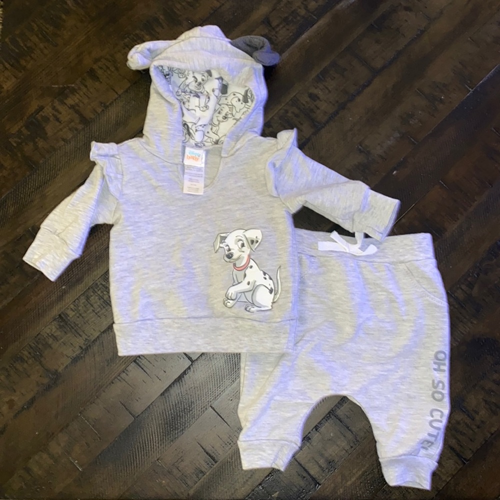 Disney’s 101 Dalmatians Jogger Set